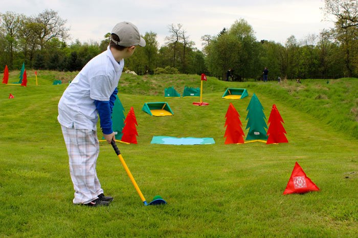 We're working with <a href="/GolfParc/">GolfParc</a>  to take golf out into the community and involve more young people. Read more bit.ly/2zKxBpD