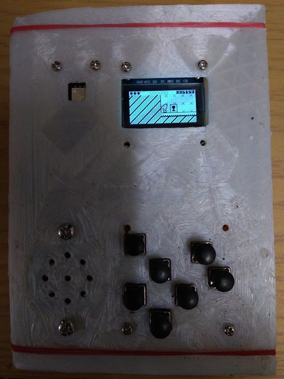 pass810's tweet image. #電子工作 の実験。#Arduboy 互換機の試作。ebay で #Arduinoleonardo を約470円、#oled(#SSD1306,#SPI)を約330円で購入し組み立てました。また蓋は #3dprinter で出力、ケースはセリアで購入しました。少し見た目がイマイチですが動きます。勉強になりました。#Arduino
