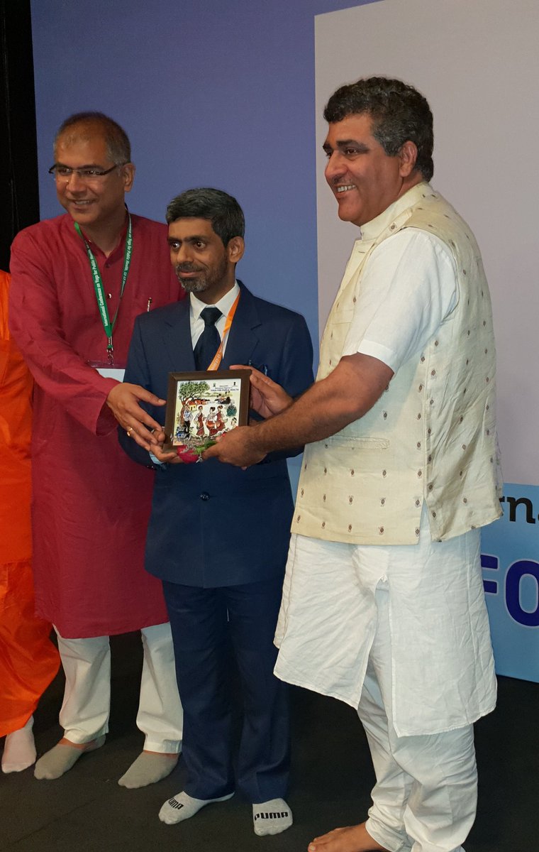 DrJaideepArya's tweet photo. Today @swabhimani1 Dr #Jaideep Arya presented a #Research on  the "Benefits of Yoga practices on Type-2 diabetes" in  #international #yoga #conference organized by @moayush at #Goa inagurated by @SriSri  @shripadynaik in presence of @Ishwar1000 @KamleshBarwal @kamleshband123 https://t.co/mU7iwMxus6