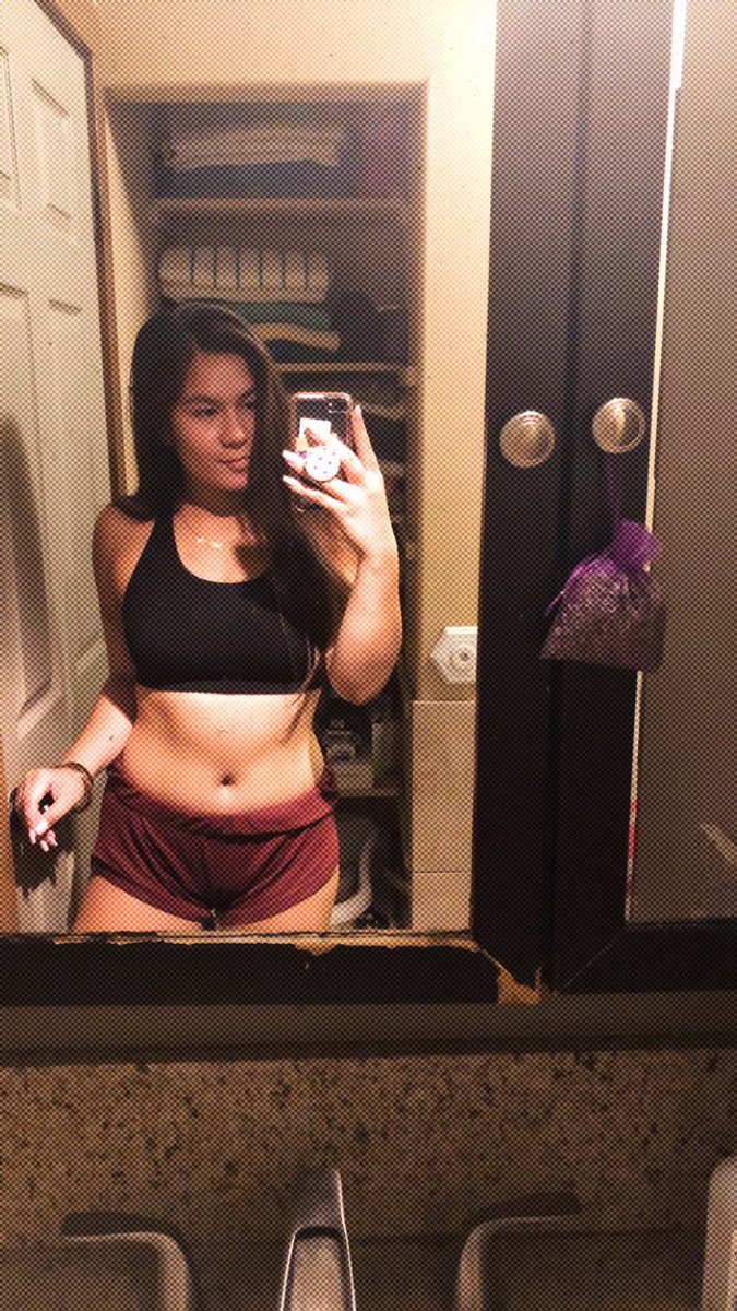 KjMadilyn's tweet photo. just tryna be someones world 😚 #takingapplicationsnow https://t.co/BlfI1QDlTk