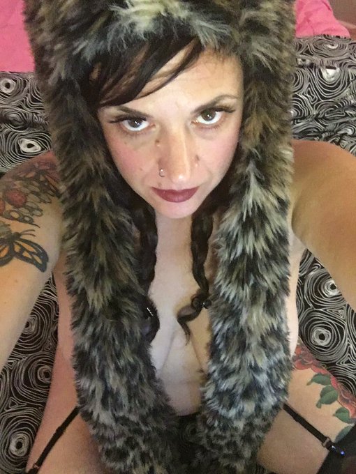 Last leg of my camsite crawl begins in 5 minutes on F4F, and at 11:30pm CST on MFC. Thanks for the love<a href="/tag/skype"class="tags"><span>#skype</span></a>