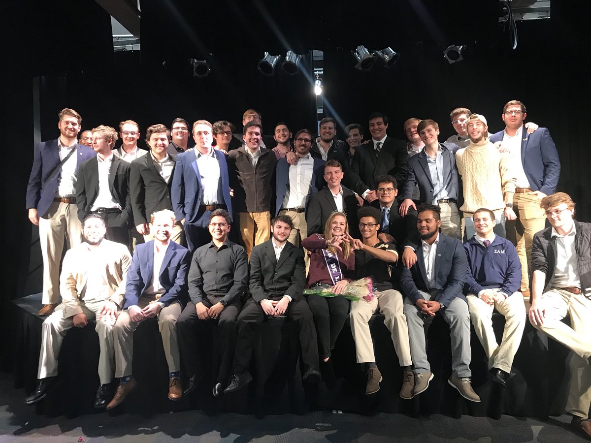 tayyy_siggg's tweet photo. happy founders day to the best men I know 💜 blessed to be a part of this family ! @uwfsammy https://t.co/lQH17r7HmT