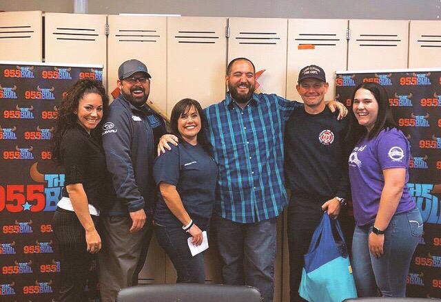 FamousDavesLV's tweet photo. We’re feeling so thankful to be part of such an amazing community. No community like ours, always extending a hand! Congrats to first responder, Rick Janise. Thank you for all you do! #famousdavesvegas #bbq #brisket #pork #sausage #iheartradio #thebullradio #firstresponders https://t.co/wfZu95bSHg