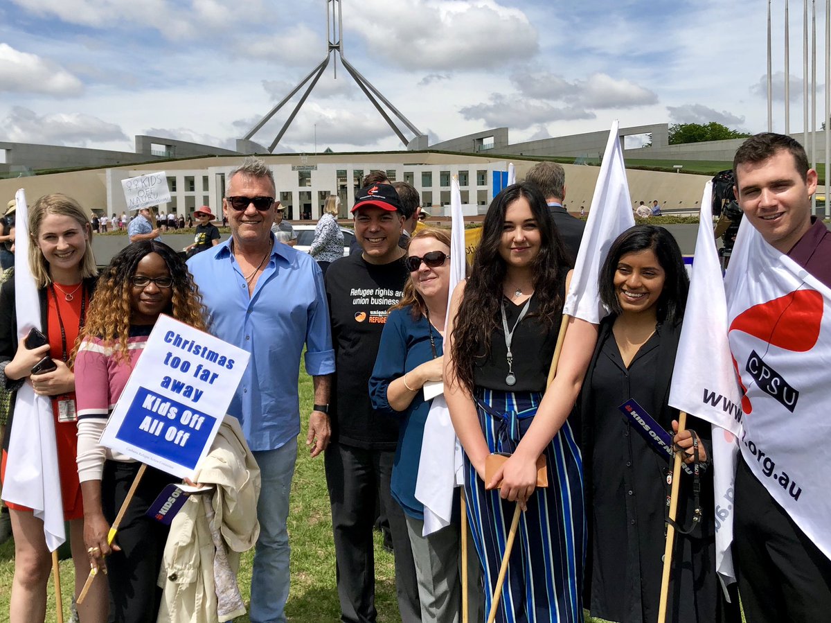 dhermolin's tweet photo. Proud to stand with my @CPSU colleagues, and Jimmy Barnes (!) to say #KidsOffNauru #EveryoneOff #UnionistsForRefugees https://t.co/bgpBhToFV0