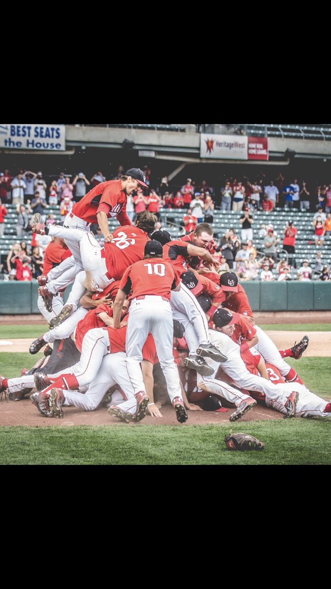 AZ_UTE12's tweet photo. Now that 8 has happened, let us not forget what happened the last time the Utes took on the Huskey’s for a Pac-12 championship 😏 you’re turn @Utah_Football #NotDone #GoFinish https://t.co/IXfqNnkjE3