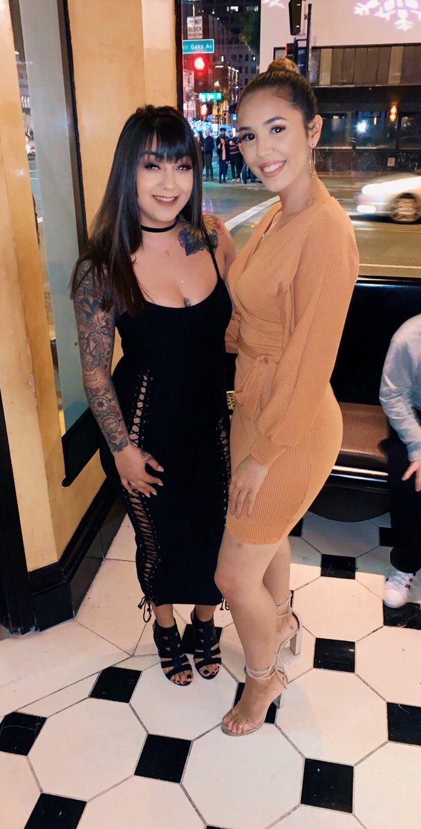 vannydboo's tweet photo. ๐๐๐๐ serving jlo vibes
#boos #happybdayjess https://t.co/OtCJW3kLGU