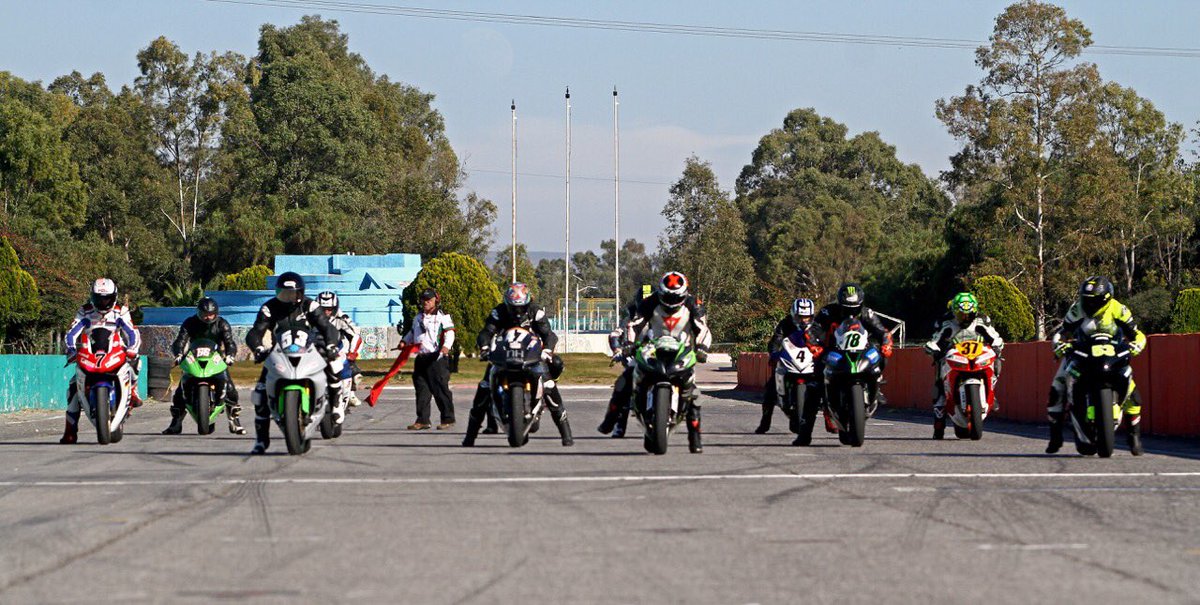pasionvelocidad's tweet photo. Israel Rivera repitió triunfo en la Harley Davidson Sportster
 
El piloto del Moto Club Legionarios arropado por la asistencia de mas de 50 bikers de varias ciudades de la república continuó su racha triunfal la Gran Final del campeonato será el 8 y 9 de diciembre. https://t.co/lornLN2G9S