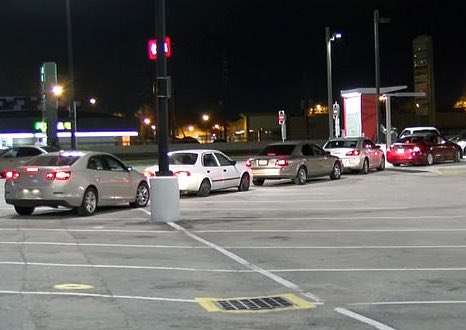 Line quickly forms at Texas ATM that was spitting out hundred dollar bills. Bank of America confirms vendor had inadvertently loaded machine with the wrong denomination. Bank says customers are welcome to keep the extra money.