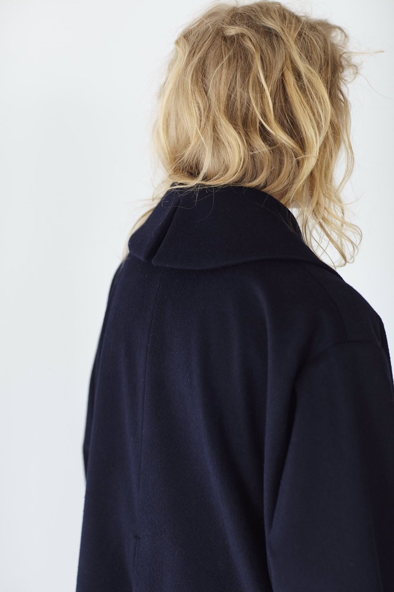 ELIN_officialjp's tweet photo. “Surrealism”
✔︎https://t.co/2j0XxXwaS1
#elin #2018fw #onlineshop #coat https://t.co/O5G9dLYNV7
