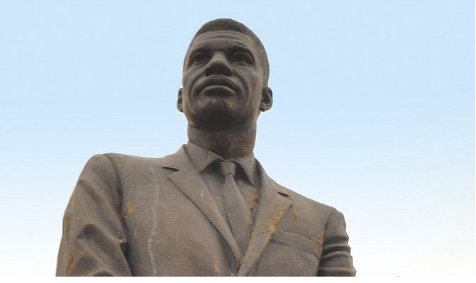JxnFreePress's tweet photo. OPINION: "The rusty old chains of white supremacy must be broken forever in #Mississippi. On Nov. 27, by the power of our blood, by the right of our forebears and by the hope of our children, we must break these contemptible chains forever." #mselex #mssen https://t.co/CGOk2LAkBA