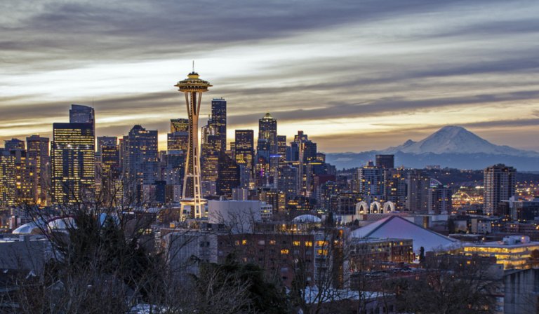 5 West Seattle Holiday Events To Take You Above and Beyond in 2018 buff.ly/2BAzyqK