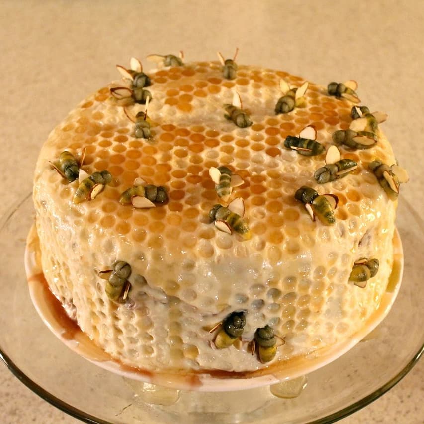 DeviantCakes's tweet photo. I still think this honeycomb cake I made a while back was the bee's knees. #deviantdesserts #bee #cake #dulcedeleche https://t.co/mZqDDoQGT4