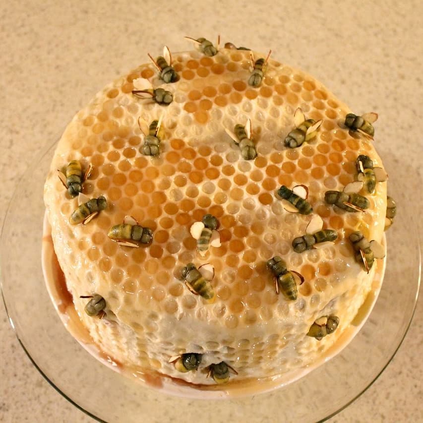 DeviantCakes's tweet photo. I still think this honeycomb cake I made a while back was the bee's knees. #deviantdesserts #bee #cake #dulcedeleche https://t.co/mZqDDoQGT4