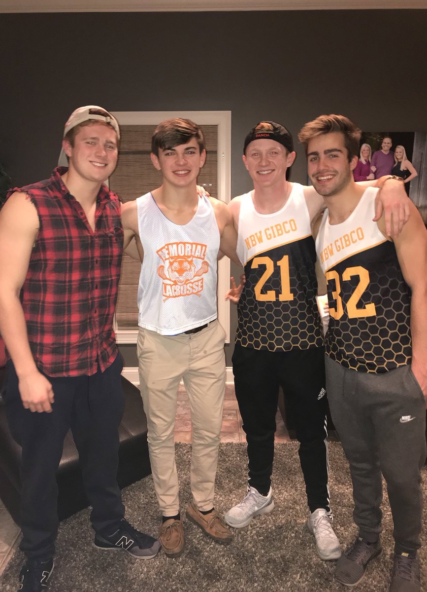Owenklipsch's tweet photo. Happy birthday buddys @Chase_Wied @atrentini32 https://t.co/f2qSoId40c