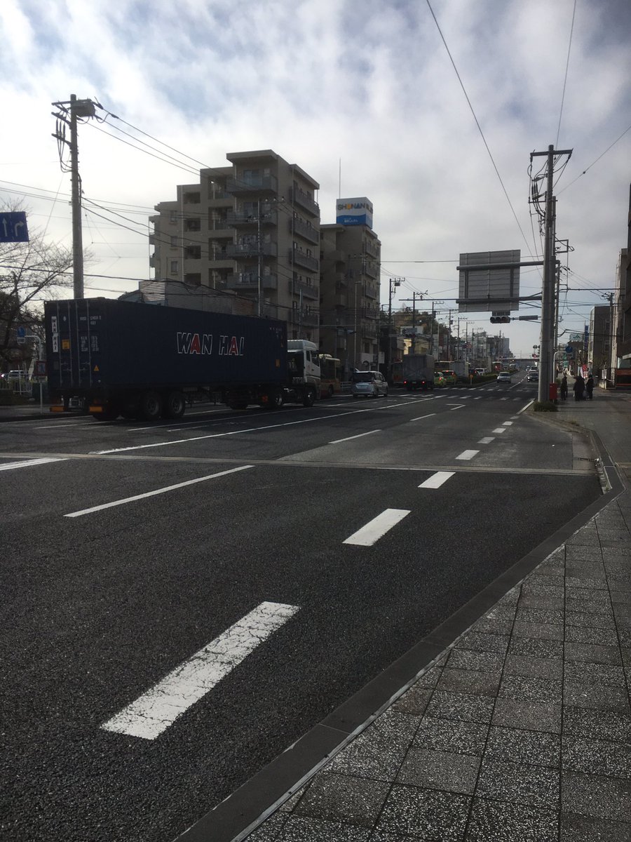 メンズヘアサロンラーナル 大船常楽寺手前の交差点で大きな人身事故の影響で公田の交差点まで鎌倉街道渋滞中 鎌倉 ラーナル 理容 メンズヘアサロンラーナル 大船常楽寺手前の交差点で大きな人身事故の影響で公田の交差点まで鎌倉街道渋滞中 鎌倉 ラーナル 理容