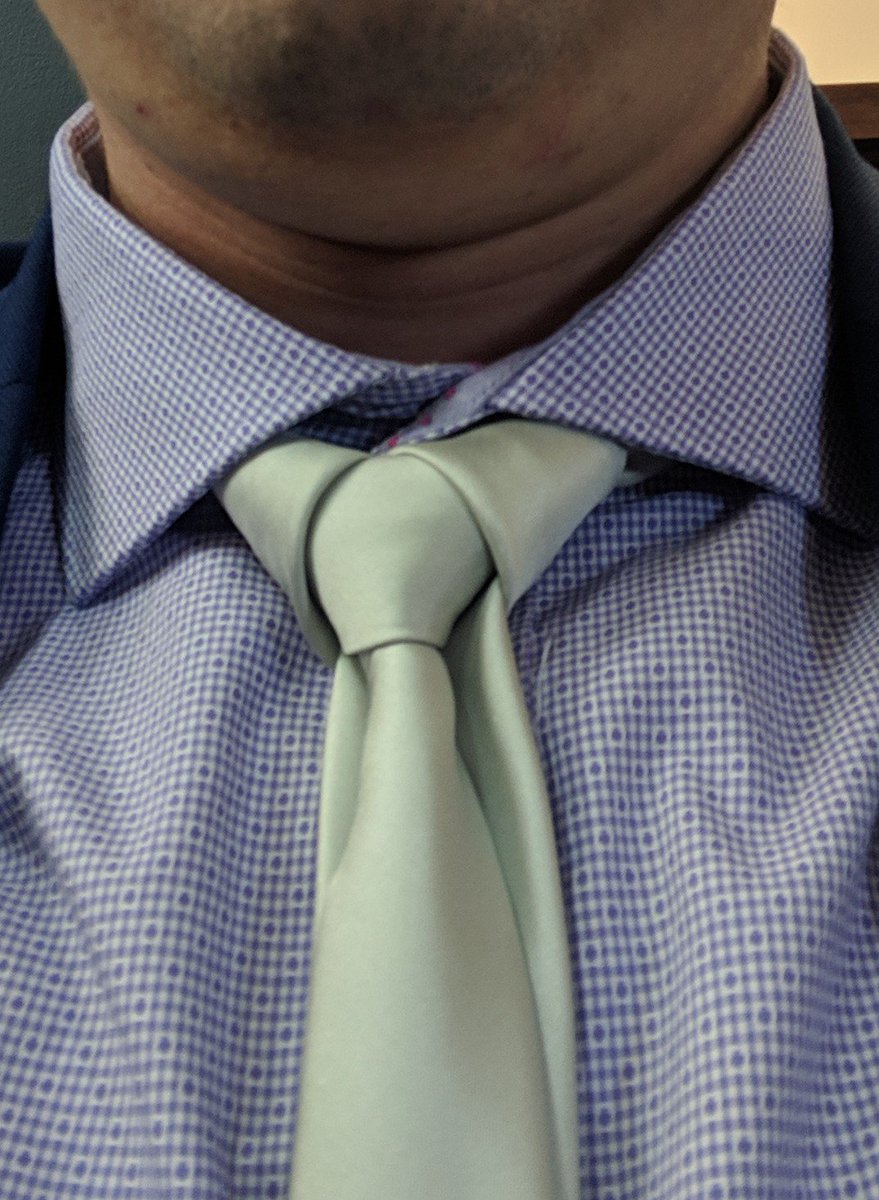 Hybrass's tweet photo. Trying out a new tie knot.
How's it looking? https://t.co/dcabgCwFDG