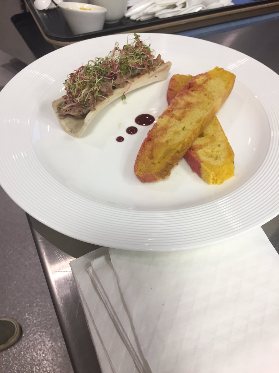 Chef_Samuels's tweet photo. Try some veal 🥩🤤 #OntairoVeal #TakebacktoFriday #NextHumberChefs #Humberroom #Humberhrt https://t.co/HH1nKg7sUY
