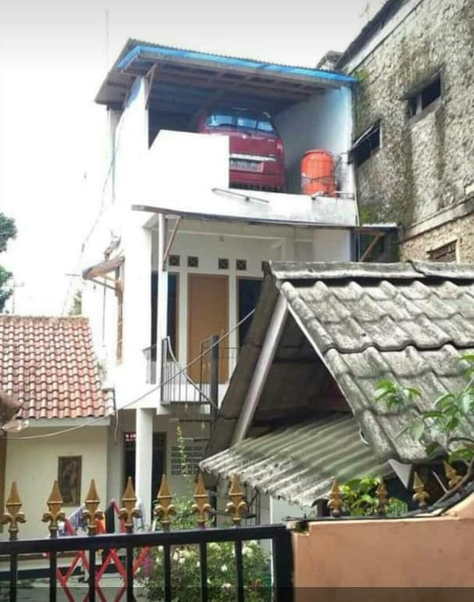 View image on Twitter