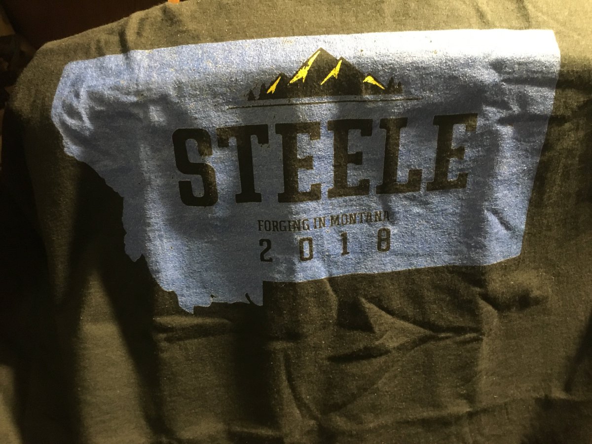 DavEvaderknives's tweet image. My new @alecsteele shirt has arrived... gotta support my fellow #youtubers .
#knifemaker #evaderknives