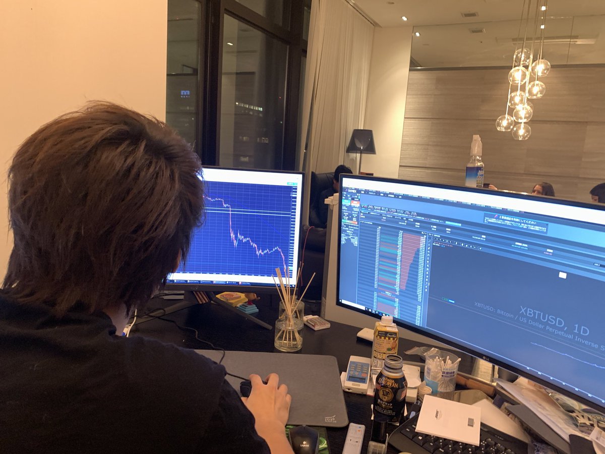 こないだ <a href="/Kazmax_83/">𝐊𝐀𝐙𝐌𝐀𝐗</a> 君の家に意図せず宿泊する事になったのだが、オンラインサロンへのプレッシャーも含め、いたメンバーは代わる代わるでチャートチェックして起こしあったり、きついとこの判断にせまられても信念崩さない姿勢とか見て、詐欺とか言われるのは本当に辛いと思った。やめてほしい。