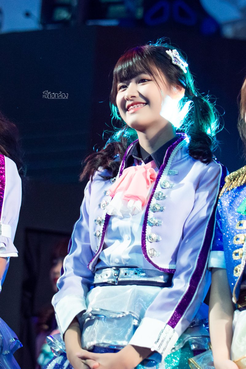 BearholdingCam's tweet photo. จีจี้~💕

[181125] #BNK48 #GygeeBNK48 Mini Concert @ TOYOTA Master CS:GO
#CSGO 
#TOYOTAMASTERCSGO https://t.co/2wUtzMbVVY