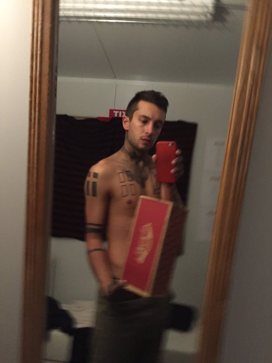 dump your oldselfies cowards