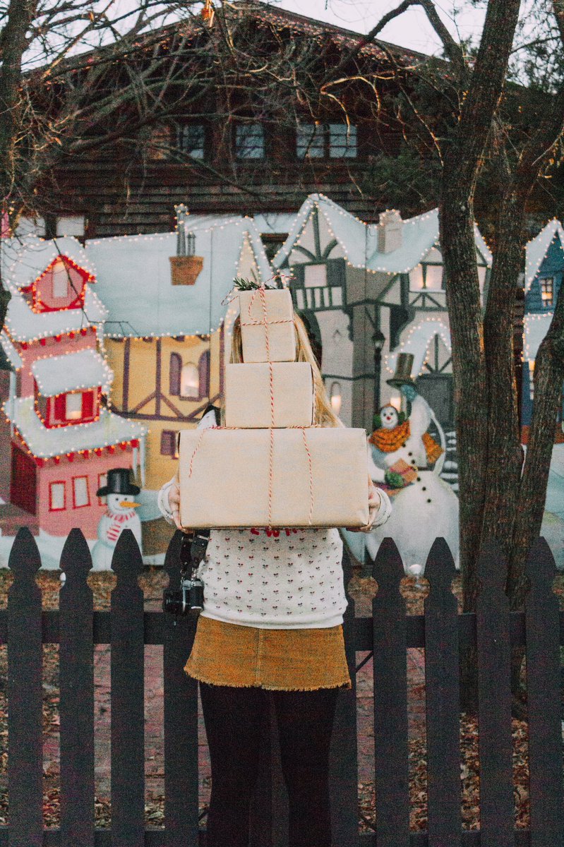 LocalLegacyICT's tweet image. Buy local. Gift local. Send local.
Advanced Packaging can help:
15% off supplies
10% off domestic shipping
20% off international shipping