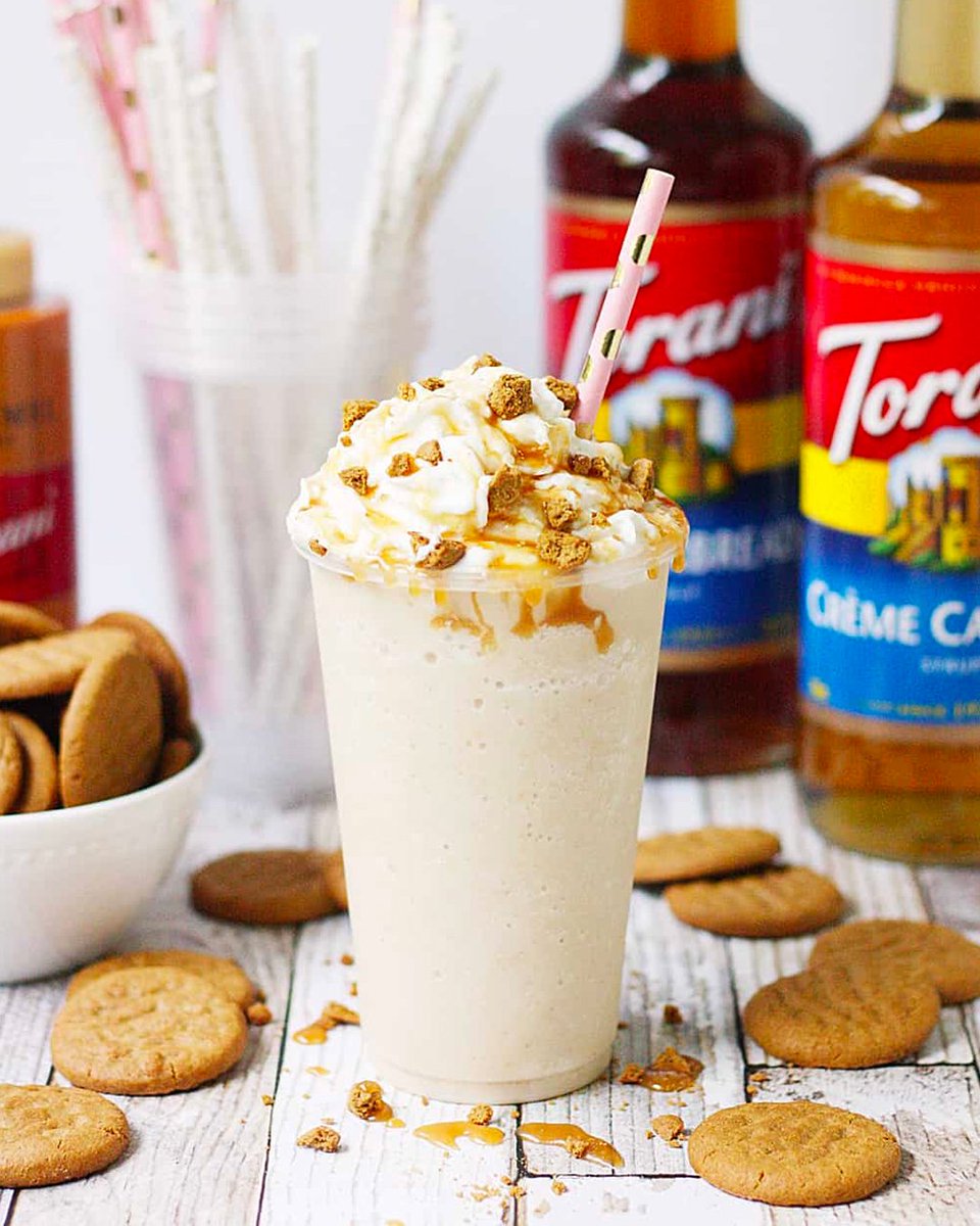 torani's tweet photo. Tip: get extra cookies and dunk them in this Gingerbread Cookie Cream Frappe from @halfscratched, you will not be sorry. 🥛🍪😊 Get the recipe: https://t.co/RmLqMbUfAD #torani #gingerbread #cookiecream #frappe https://t.co/DtvRiBZngv