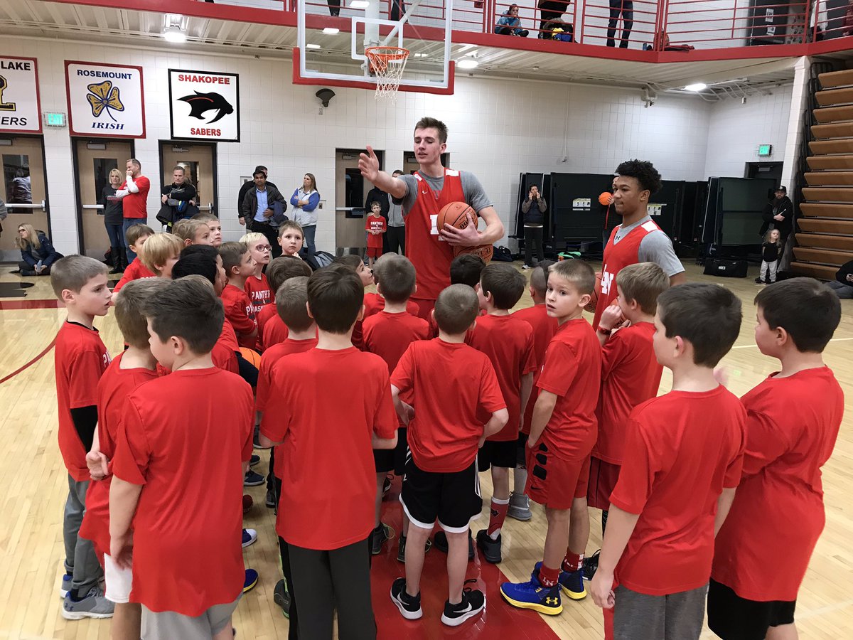 LNHSBoysHoops's tweet photo. Captain @tjwahl01 and Prep Bowl MVP 🏈 @RaJaNelson7 coach it up during our youth clinic! 

#MeetThePanthers18 https://t.co/dund59U9t3