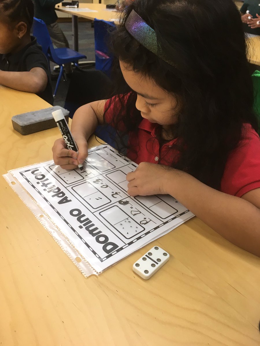 KinderAGCS's tweet image. Students returned to practicing their math skills after a great Thanksgiving break! @rentonprep #rollandadd #dominoaddition #addition