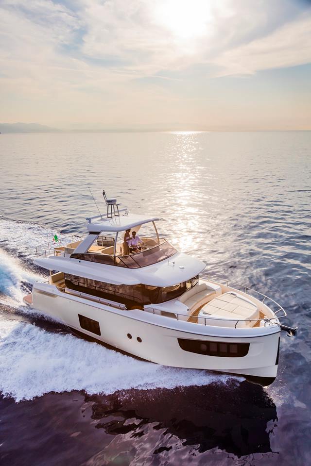 AbsoluteYachtHK's tweet image. Absolute Yachts constantly renews. With the innovative Absolute #Navetta52, the shipyard revolutionized style by inventing new shapes and expanding spaces.

#AbsoluteYachts #ReachingForTheAbsolute #WeMakeItAbsolute
