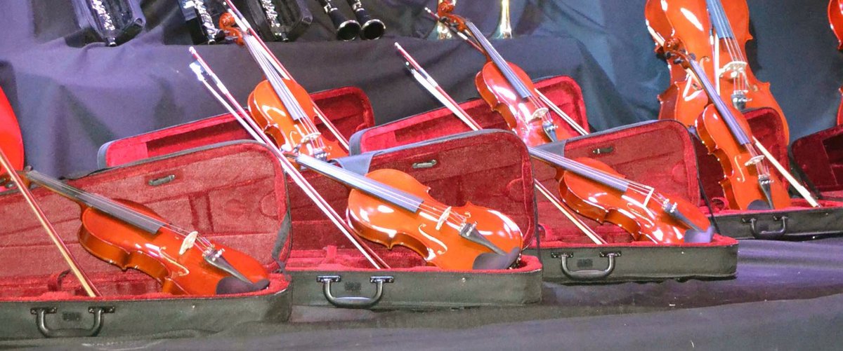 TCosmopolita's tweet photo. Este fin de semana entraron por la fuerza al Teatro Cosmopolita. 

Robaron instrumentos de la Orquesta Escuela, que componen niños y adolescentes de 8 a 17 años: 1 Violín 4/4 Stradella, 1 Violín 3/4 Palatino, y 3 Violas Palatino.

Si alguien se los ofrece, por favor, avísenos. https://t.co/LV0cG2cJUn