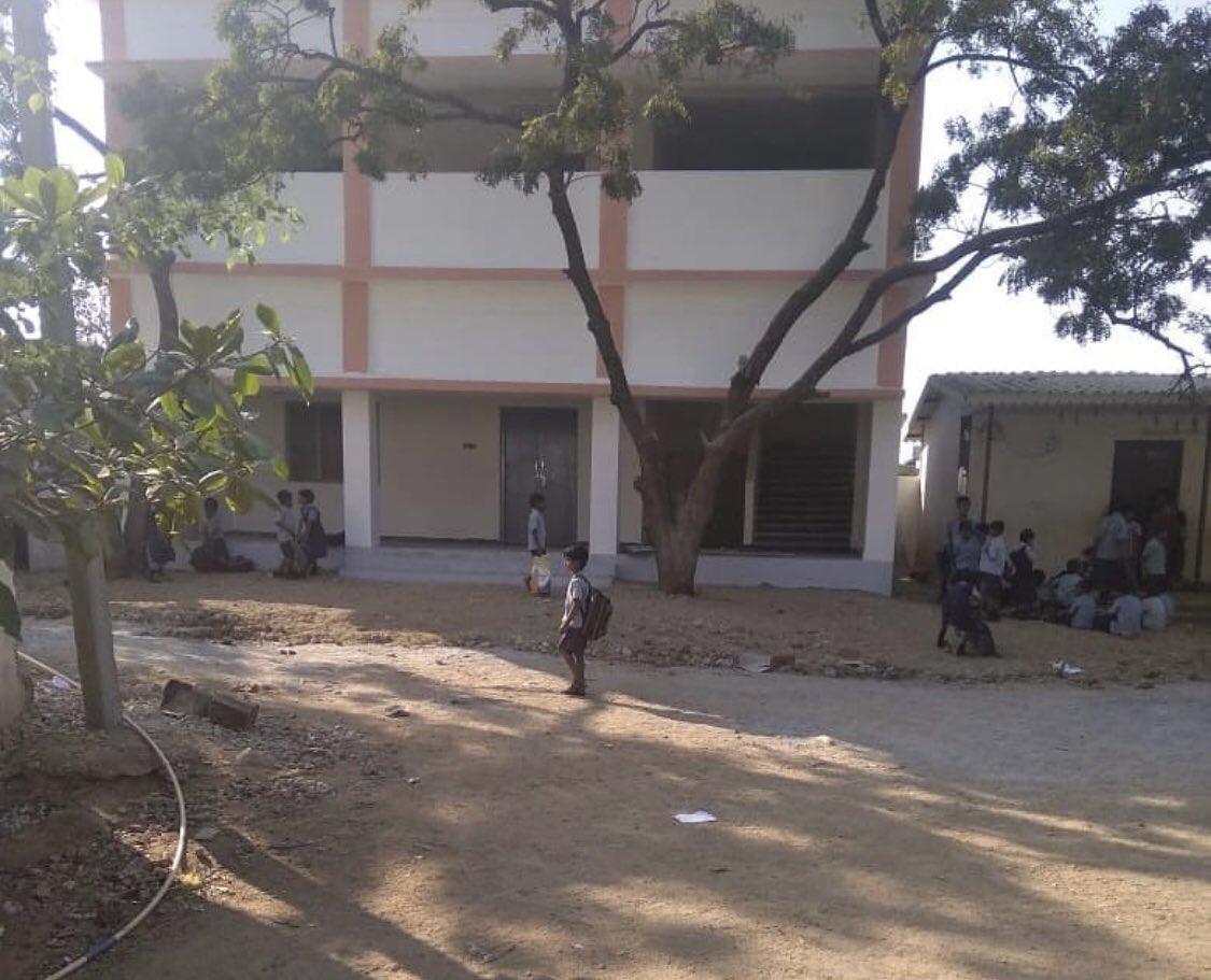 onlymaheshfans's tweet photo. Pre-primary school block at #Siddhapuram is fully ready. @urstrulymahesh #Namrata #Gramam https://t.co/5nbV7wl7Wc