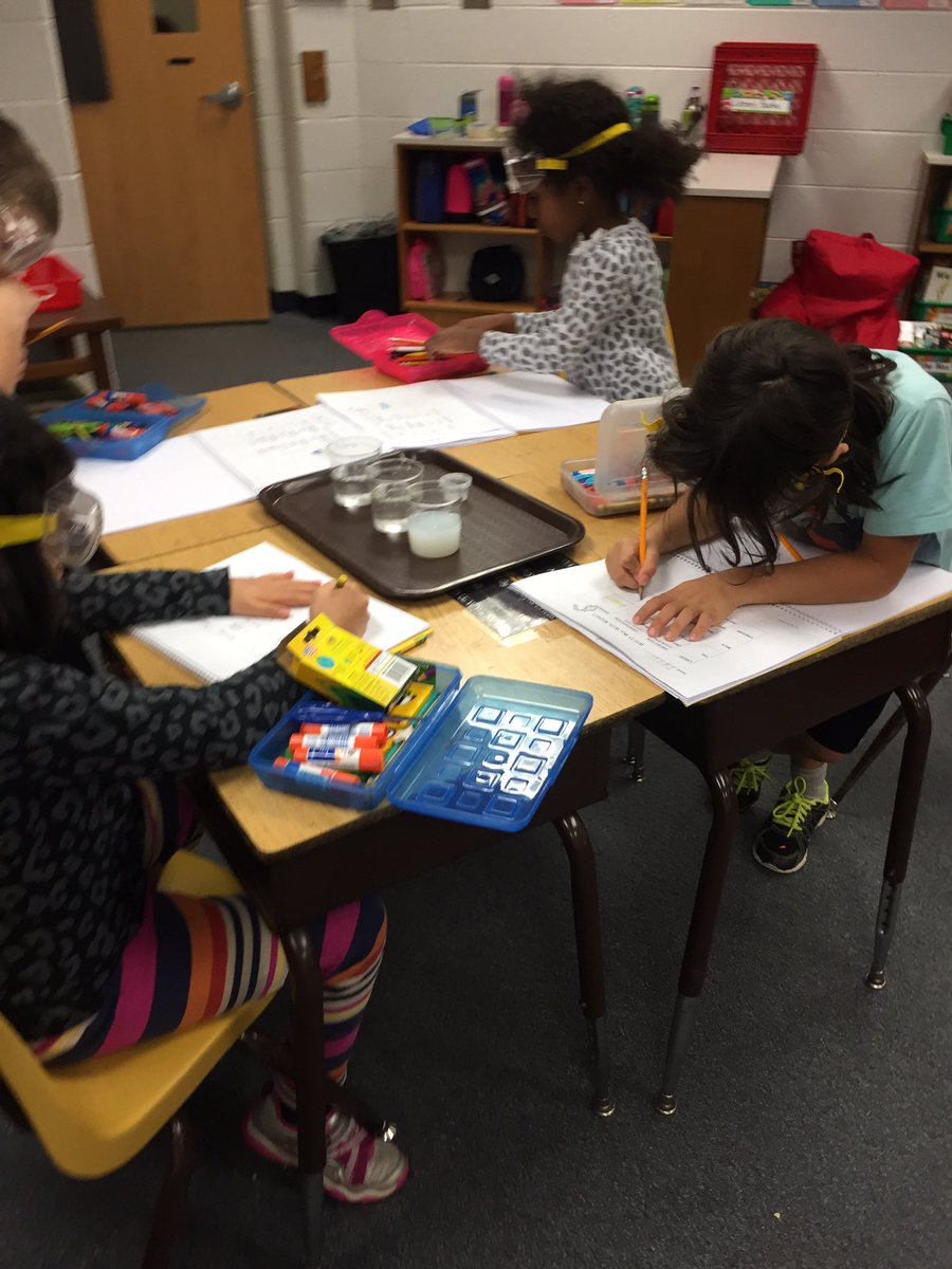 BowersOakHill's tweet image. First grade scientists test which liquids will mix and which ones won’t @oakhilles @FCPSScience #soaringintoscience