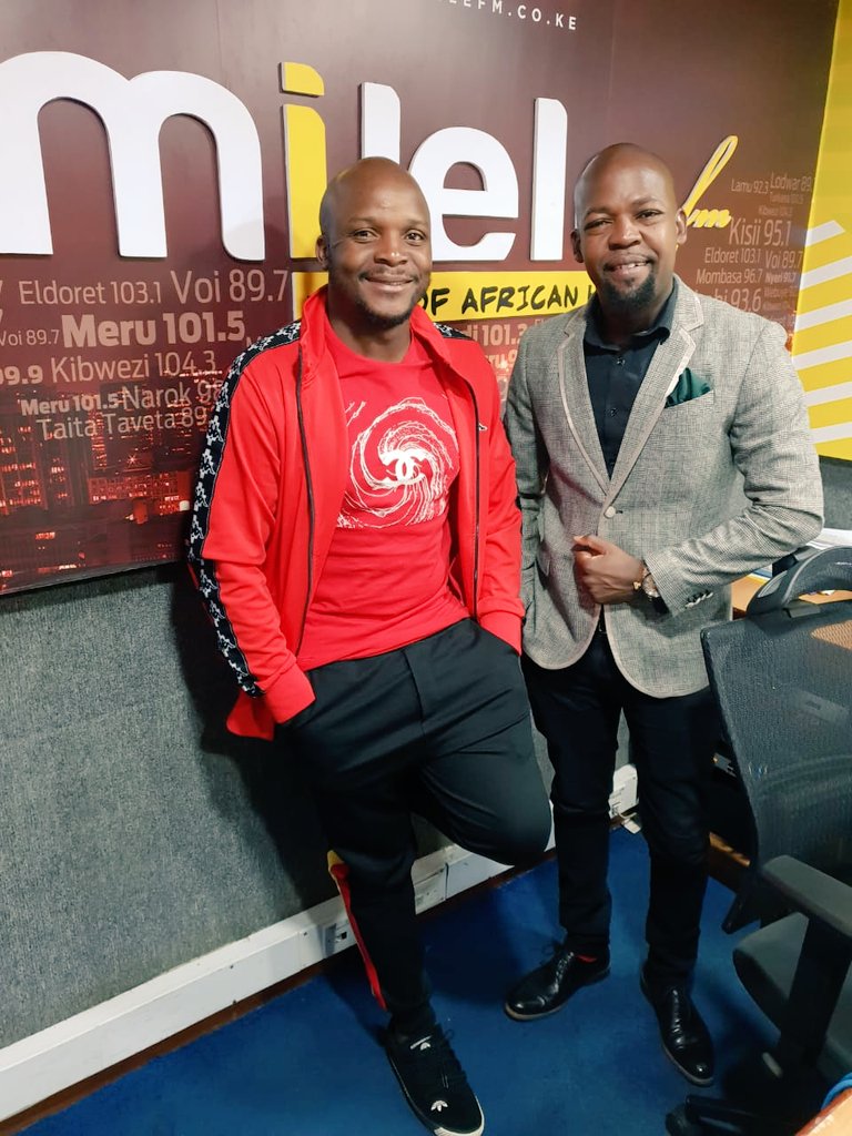#AlexNaJalas Good morning Karibu tuanze siku kwa njia ya kipekee... Unatutegea ukiwa wapi <a href="/Alex_Mwakideu/">ALEX MWAKIDEU</a> <a href="/JalangoMwenyewe/">JALANG'O</a> <a href="/marryanne26/">marryanne</a> <a href="/DicksonMpapale/">Dickson Mpapale</a>