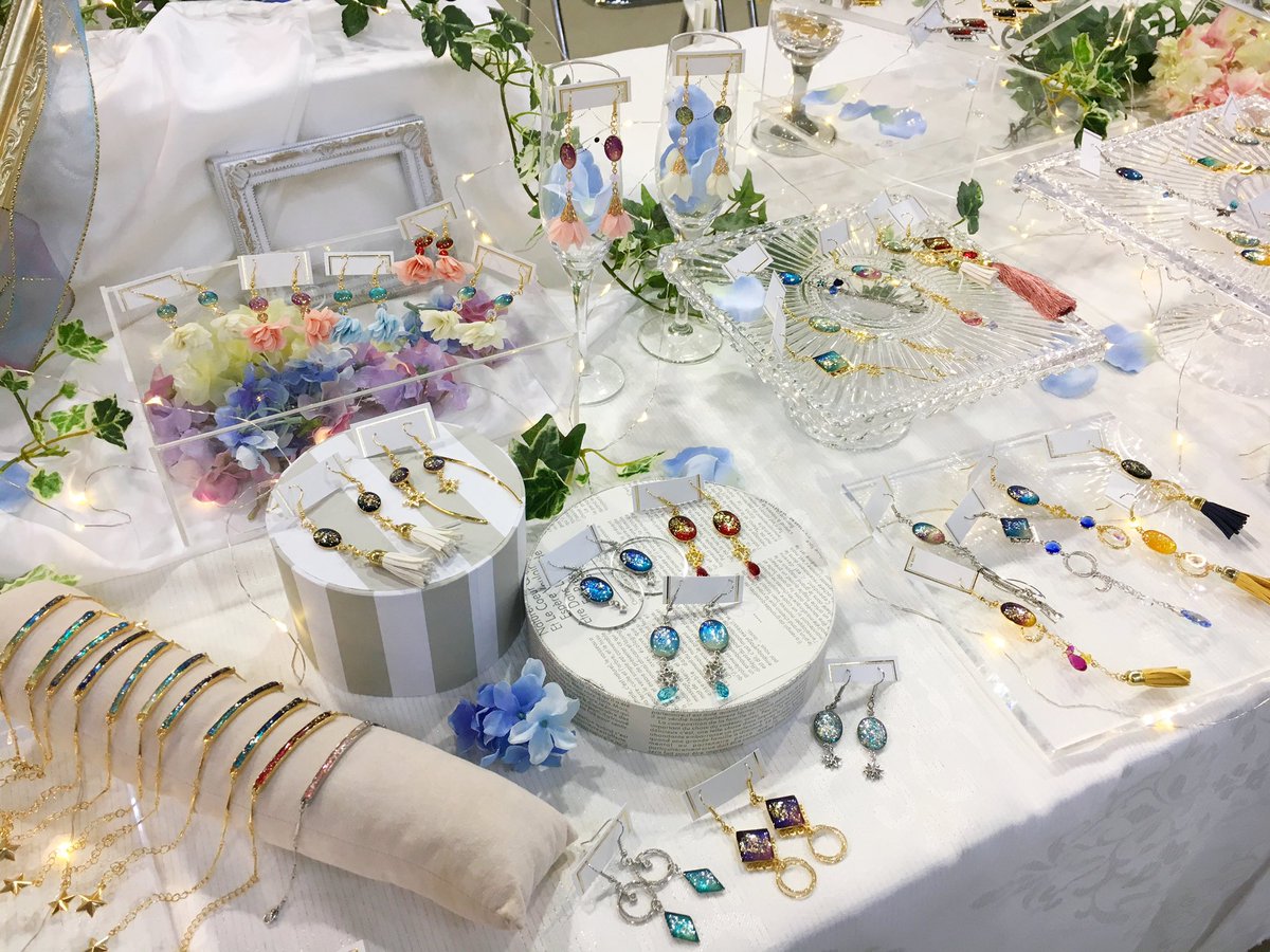 ivygarden1217's tweet photo. 空色のアクセサリーを作っているivy gardenです。
12/29 冬コミ こ10b
2/3 CC福岡
2/17 東京コミティア
3/24 名古屋コミティア
10/12-14 原宿DFGにて個展【星巡りの夜】

@Lupopo_cafe 様に感謝 https://t.co/qoBVwdE2sd