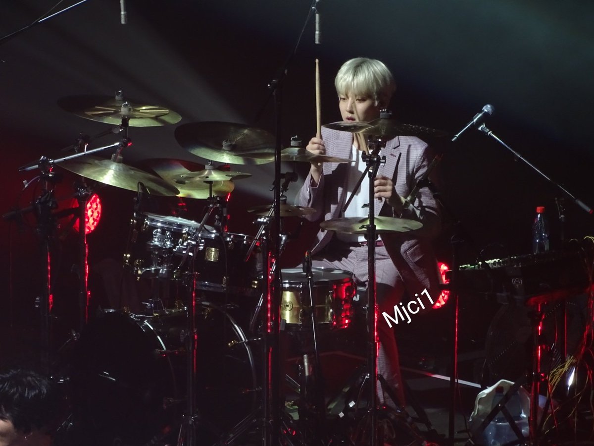 icmj133's tweet photo. #DAY6 #Day6YOUTH #day6Chile https://t.co/2d4xxJeUzX