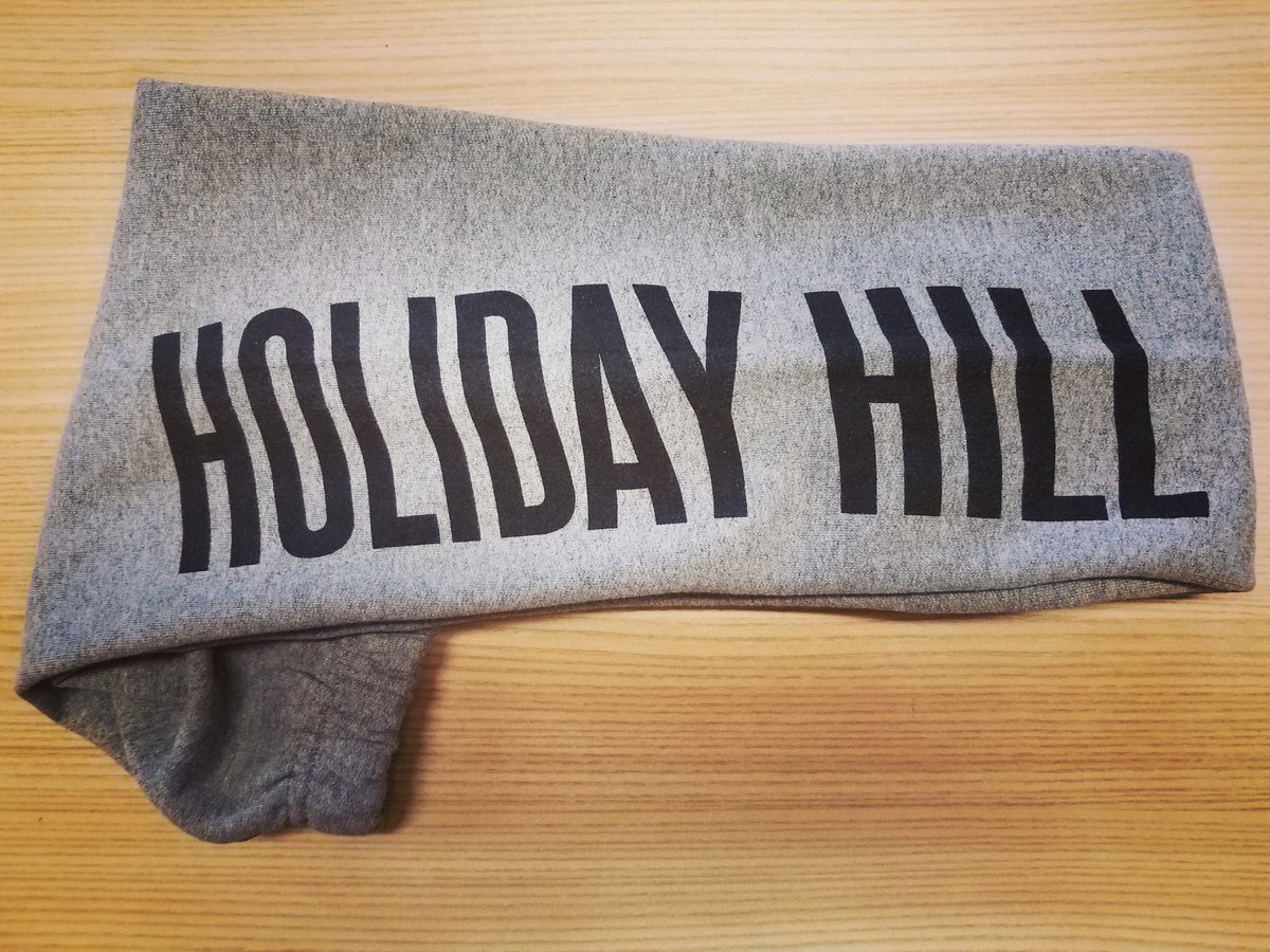 HolidayRec's tweet image. 25% off outwear at the camp store using coupon code cozyfriends! New comfy sweatpants and hoodies in green blue and grey  store.holidayrecreation.com/index.php/prod…