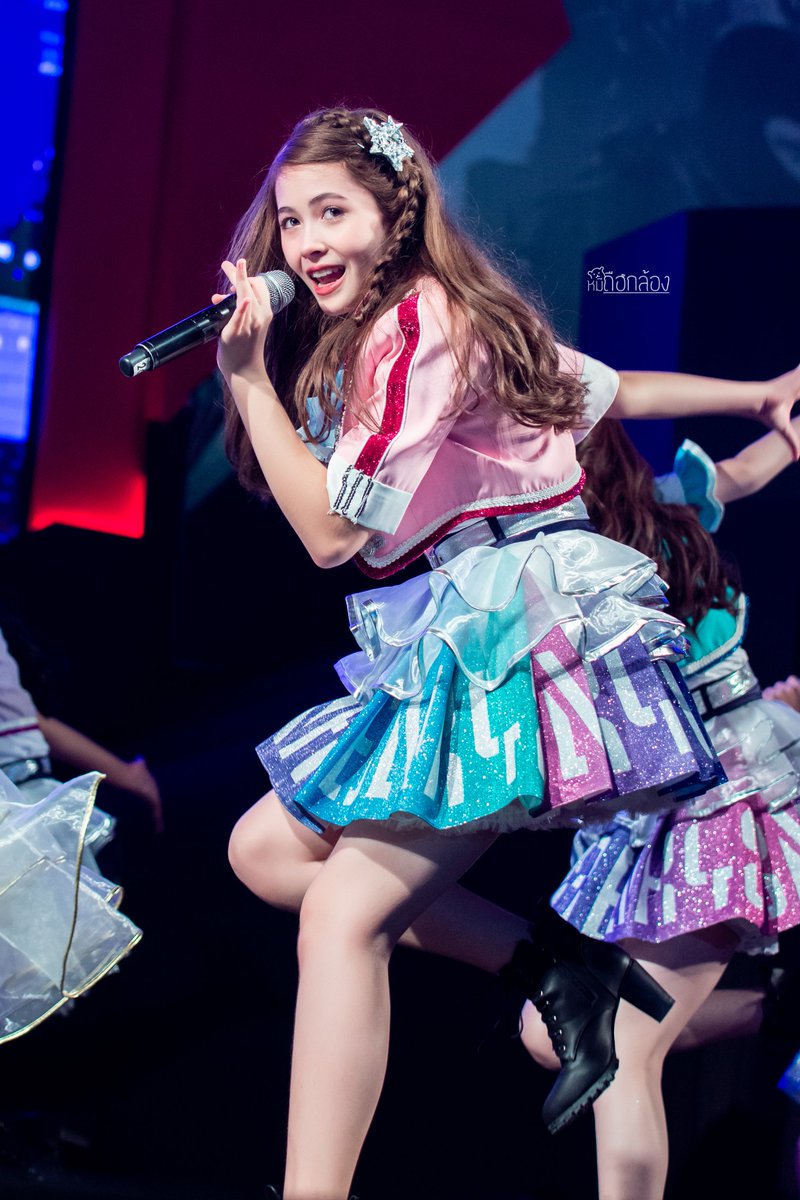 BearholdingCam's tweet photo. Niky on stage 🌶🔥

[181125] #BNK48 #NikyBNK48 Mini Concert @ TOYOTA Master CS:GO
#CSGO 
#TOYOTAMASTERCSGO https://t.co/0P25SHBeBS