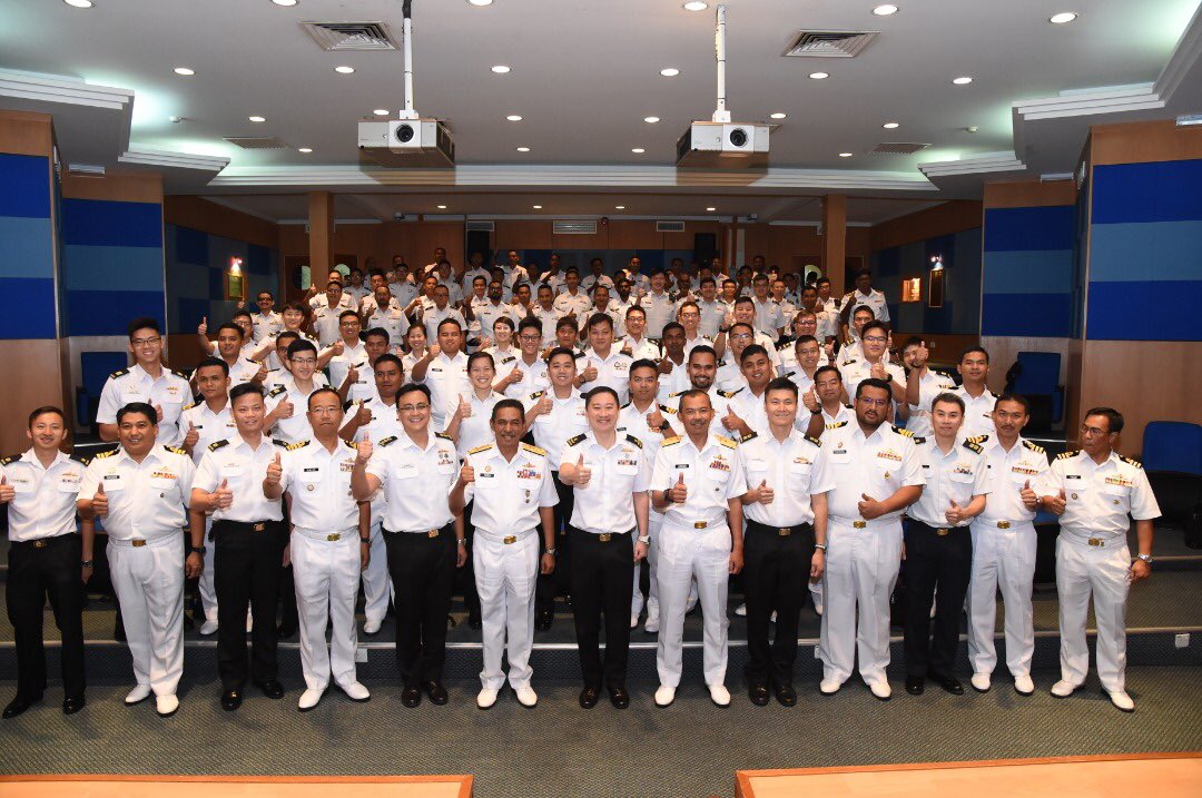 MPA_Barat's tweet photo. We are ready for some action and adventure! #MALAPURA2018 starts now. The opening ceremony is officiated by Rear Admiral Edwin Leong, Fleet Commander of the RSN at @pustakmar.
#NavyNews
#DefenceDiplomacy https://t.co/ZSi1GO5rXS