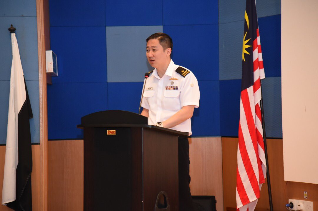 MPA_Barat's tweet photo. We are ready for some action and adventure! #MALAPURA2018 starts now. The opening ceremony is officiated by Rear Admiral Edwin Leong, Fleet Commander of the RSN at @pustakmar.
#NavyNews
#DefenceDiplomacy https://t.co/ZSi1GO5rXS