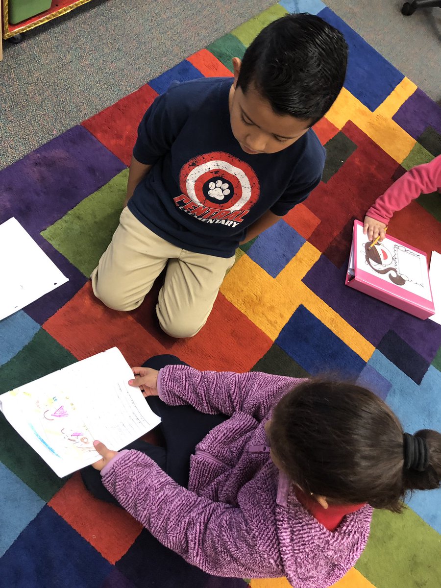 mrs_zubiate's tweet photo. Writers sharing their writing! #CentralCollaborates #CentralIsAwesome #centralcfb https://t.co/dmsy2PGWEE