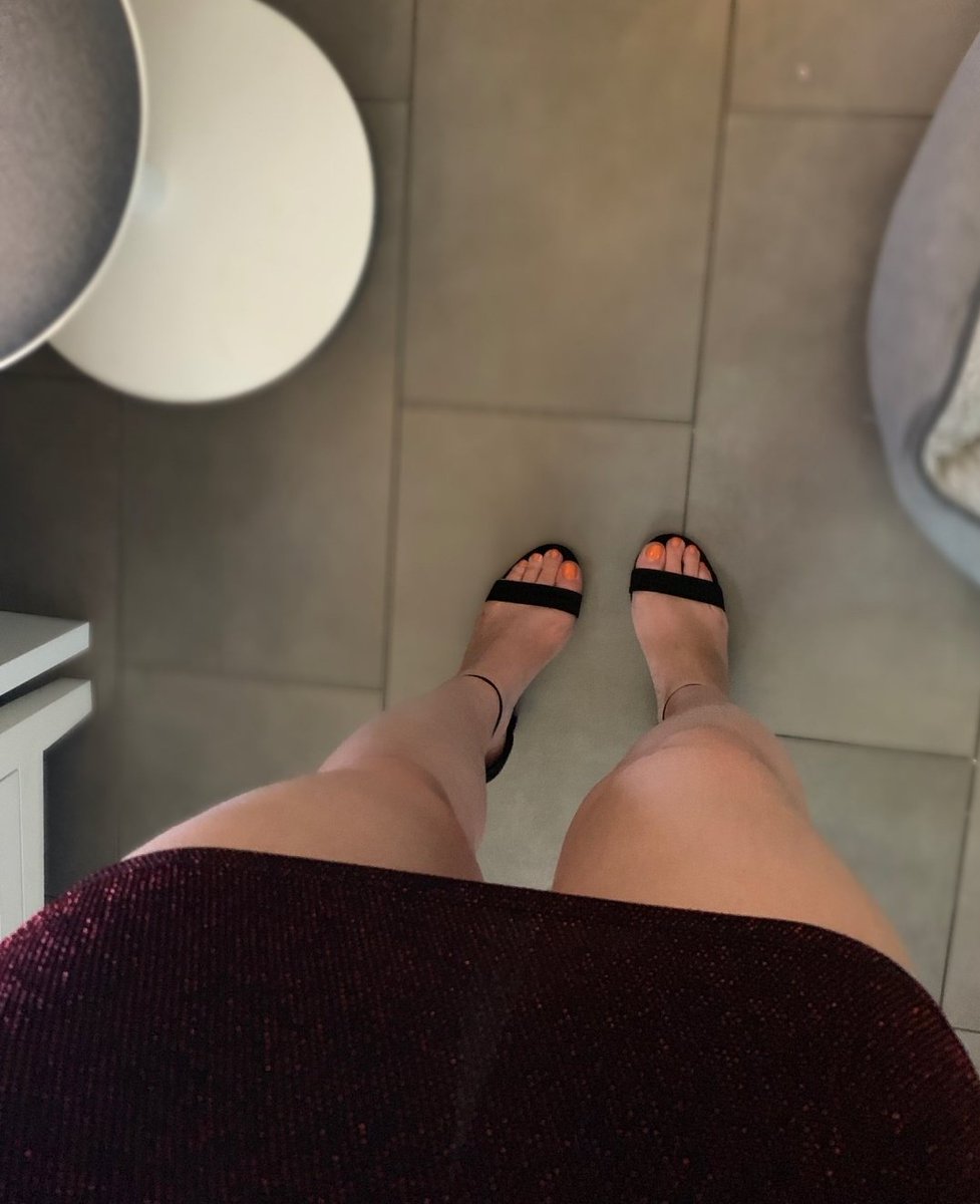 DivineGoddess12's tweet photo. One of my subs demand , You can lick it  .Now send a tribute I deserved it Pig 
#findom #findomgoddess #findomqueen #FinCocks https://t.co/lwvy0rKOPp