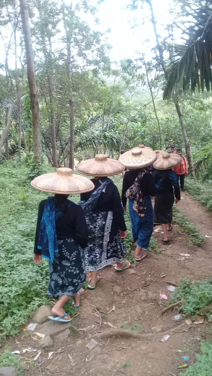 Joe93044509's tweet photo. Suku Baduy luar.... https://t.co/rEAIFyNvbN