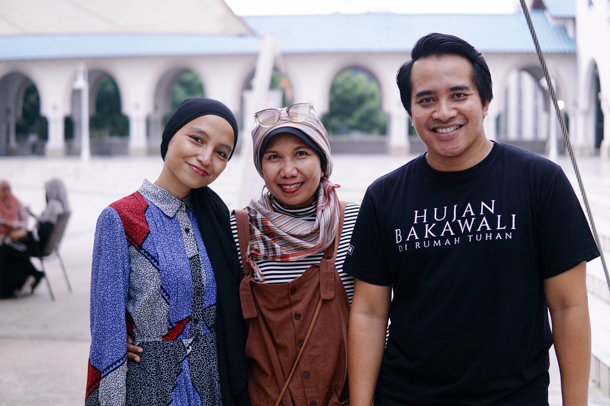 rumahripta's tweet photo. Pengarah ‘Makassar International Writers Festival’; @lilyyulianti juga turut hadir dan menjadi tetamu acara #RapatRipta pada 17November2018 lalu.
Terima kasih kerana sudi menyokong aktiviti puisi Malaysia.
📸 @adiwafi
#RumahRipta
#UIA
#BukuJalananUIA
#RichiamoCoffee https://t.co/TCRbcBgtjp