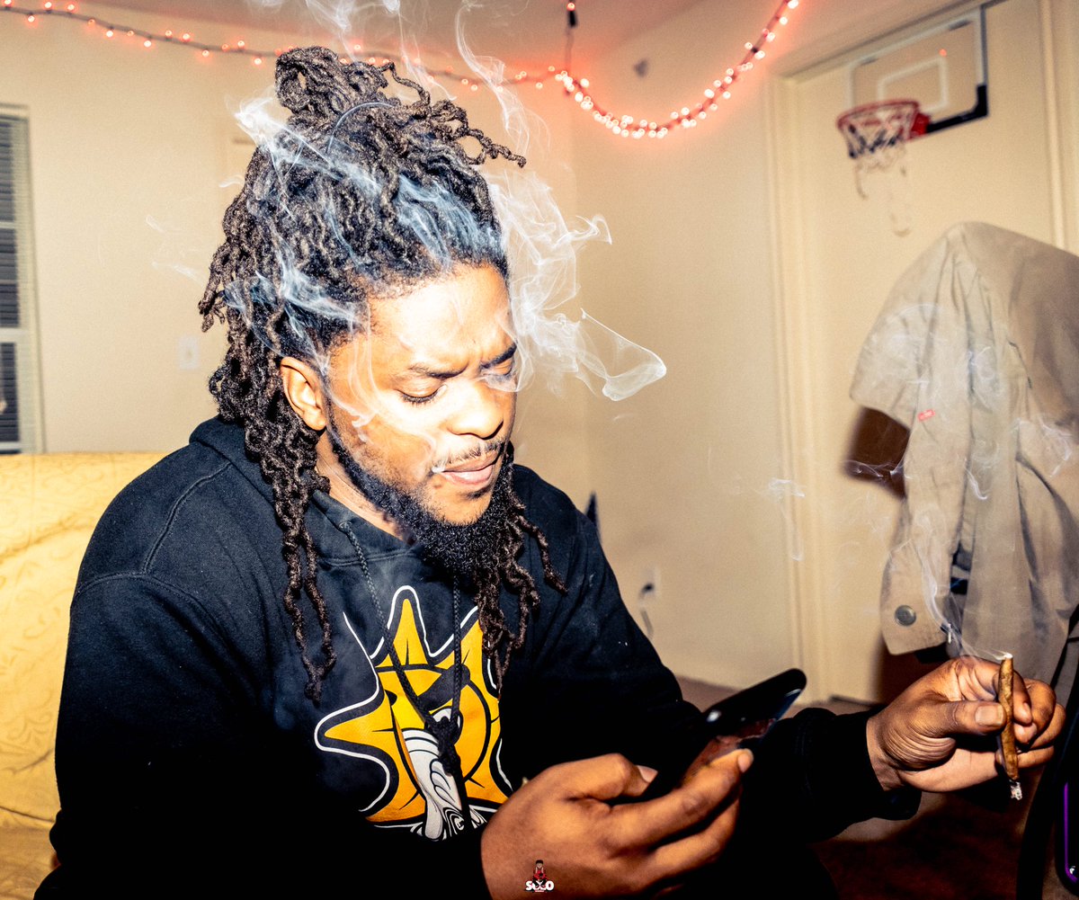 Its_MyAmbitionN's tweet photo. Always snapping my bruthaz up when I’m bored...👁📸
#SoLoVisualz👁 https://t.co/2ZoCmrziAD