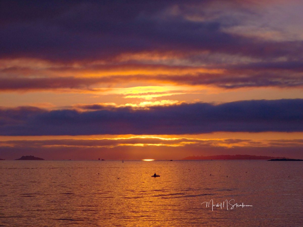 mbellesteadman's tweet photo. The sea bewitches our soul and once it casts its spell, it is all we could think about. By the sea, on the sea, with the sea... it stays with us forever. ~ Belle #photography #riseandshineon7 @DestSalem @7News #salemsound #bakersiland @essexheritage https://t.co/1f3hjPa4Be