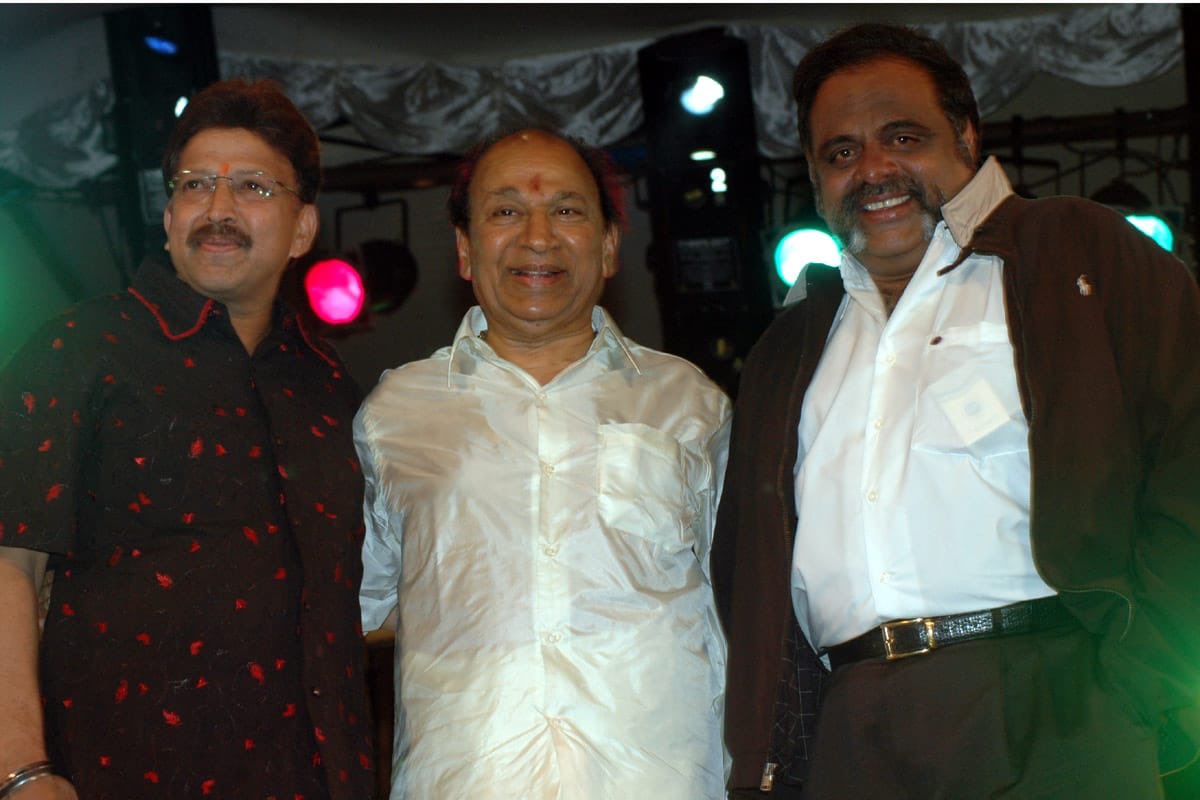 KollywoodCinima's tweet photo. Legendary Kannada Actor-turned-politician, Rebel Star #Ambareesh Dies At 66. RIP 🙏
#RIPAmbareesh #RipAmbrish #RestInPeaceAmbareesh 🙏 https://t.co/tMXE9JUzjy