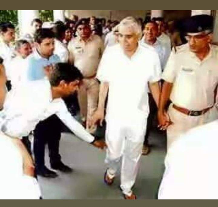Anil570187's tweet photo. #MannKiBaat
Dear modi ji 4.5 years has finished bt still u have not listen ours mannkibatt u always sings urs Mannkibaat,This is not good governance even shri Ramchandra ji left his wife because only one person was not happy in his govt.Why innocent sant rampal ji mah is in jail https://t.co/llZzs3IdUc