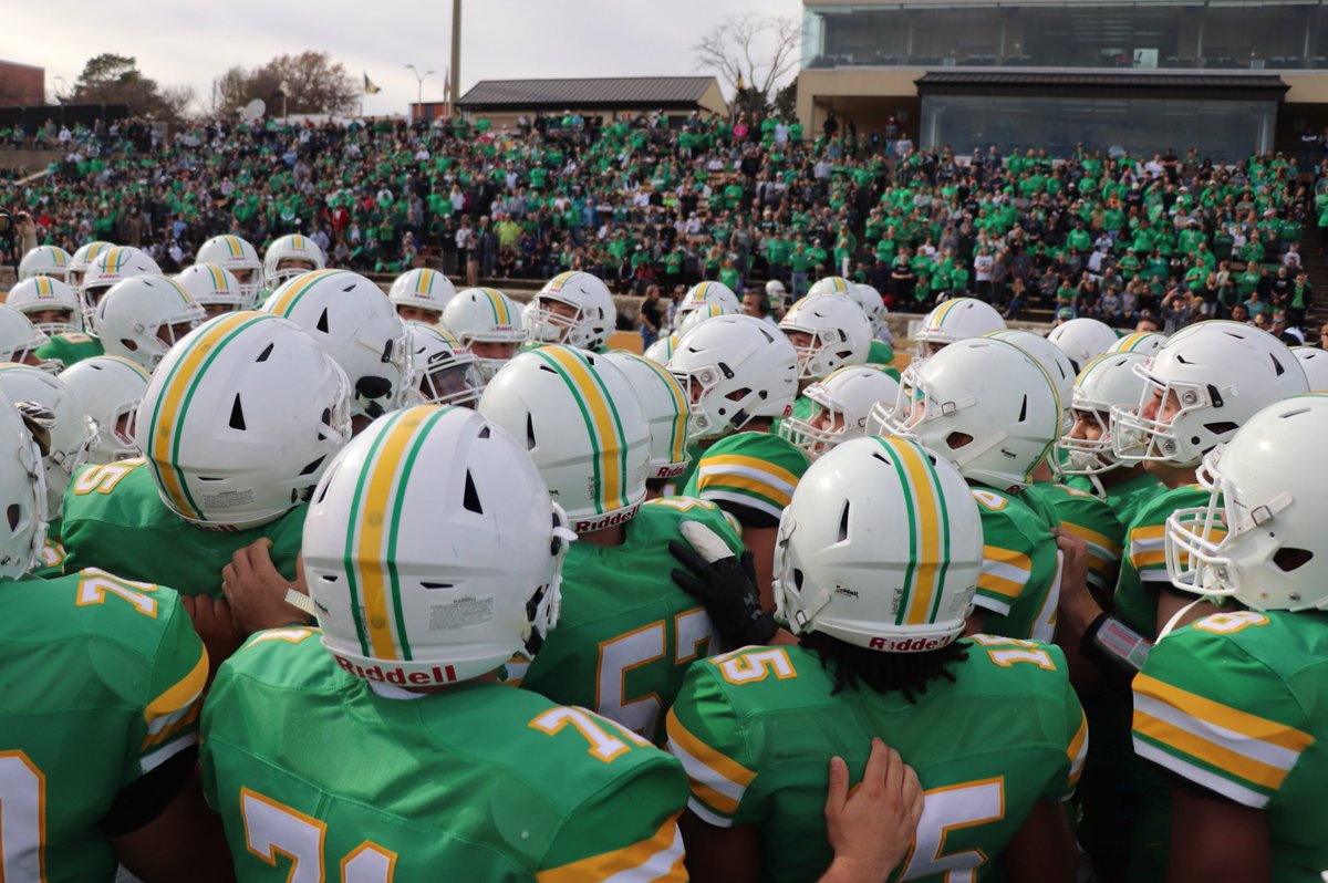 ErinKooser's tweet photo. Wow what a season!! Itβs been so much fun photographing this team!! πΈ Congrats on perfection Panthers! πππ #DFDNA #STATECHAMPIONS https://t.co/nk4kGfjKVz